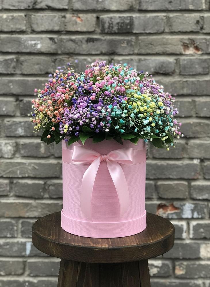 Цветочная композиция из Гипсофила и Розы в шляпной коробке в Мглине