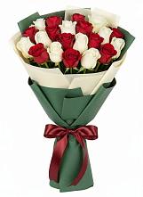 Букет Микс из красных и белых роз в Мглине