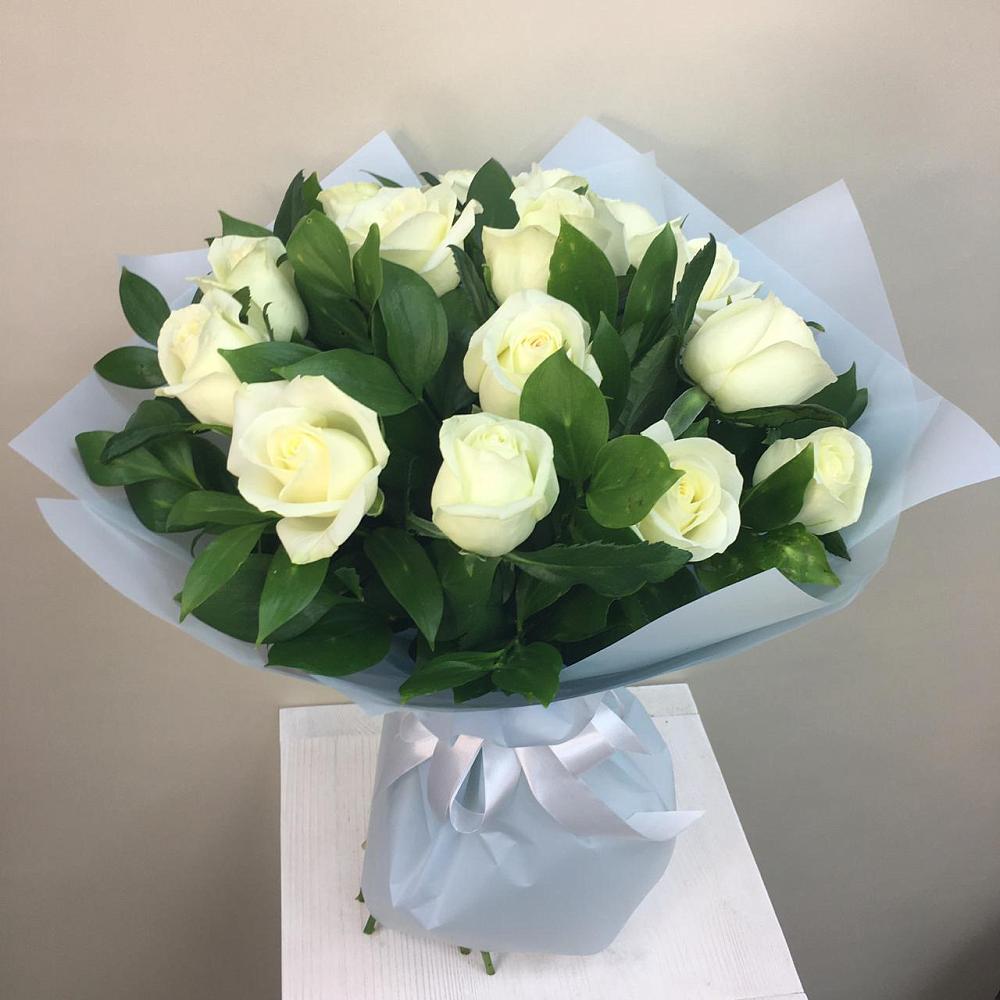 Букет 15 Белых роз Проуд в Мглине