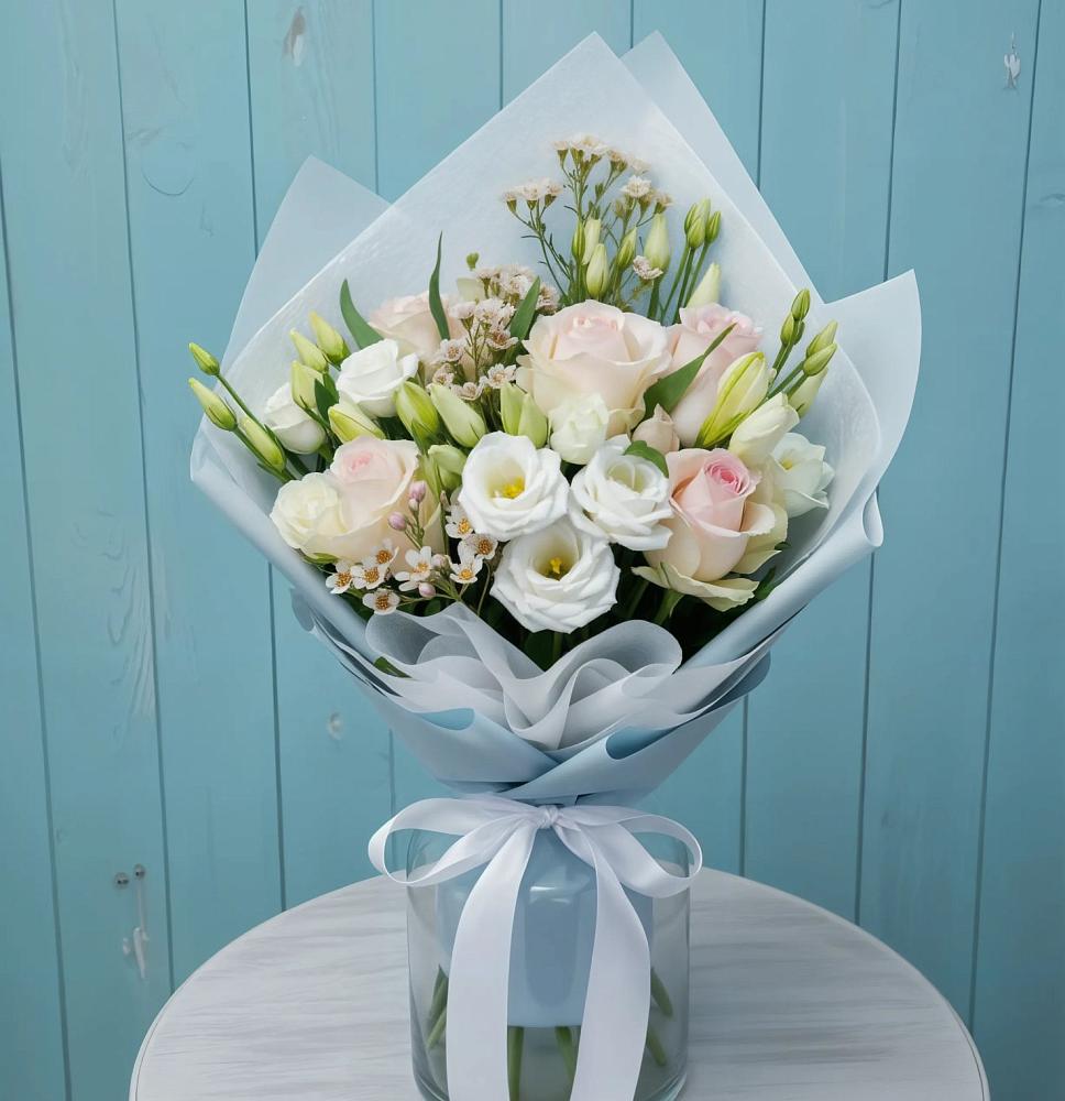 Букет цветов из: Розы и Лизиантусы в Мглине