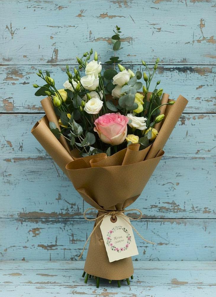 Букет цветов из: Розы и Лизиантусы в Мглине