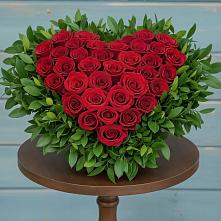 Цветочная композиция из Розы в виде сердца в Мглине