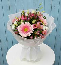 Букет цветов из:  Герберы, Альстромерии и Лизиантусы в Мглине