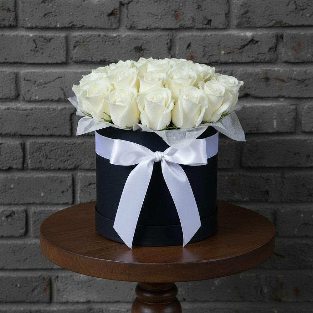 Цветочная композиция из Розы в шляпной коробке в Мглине