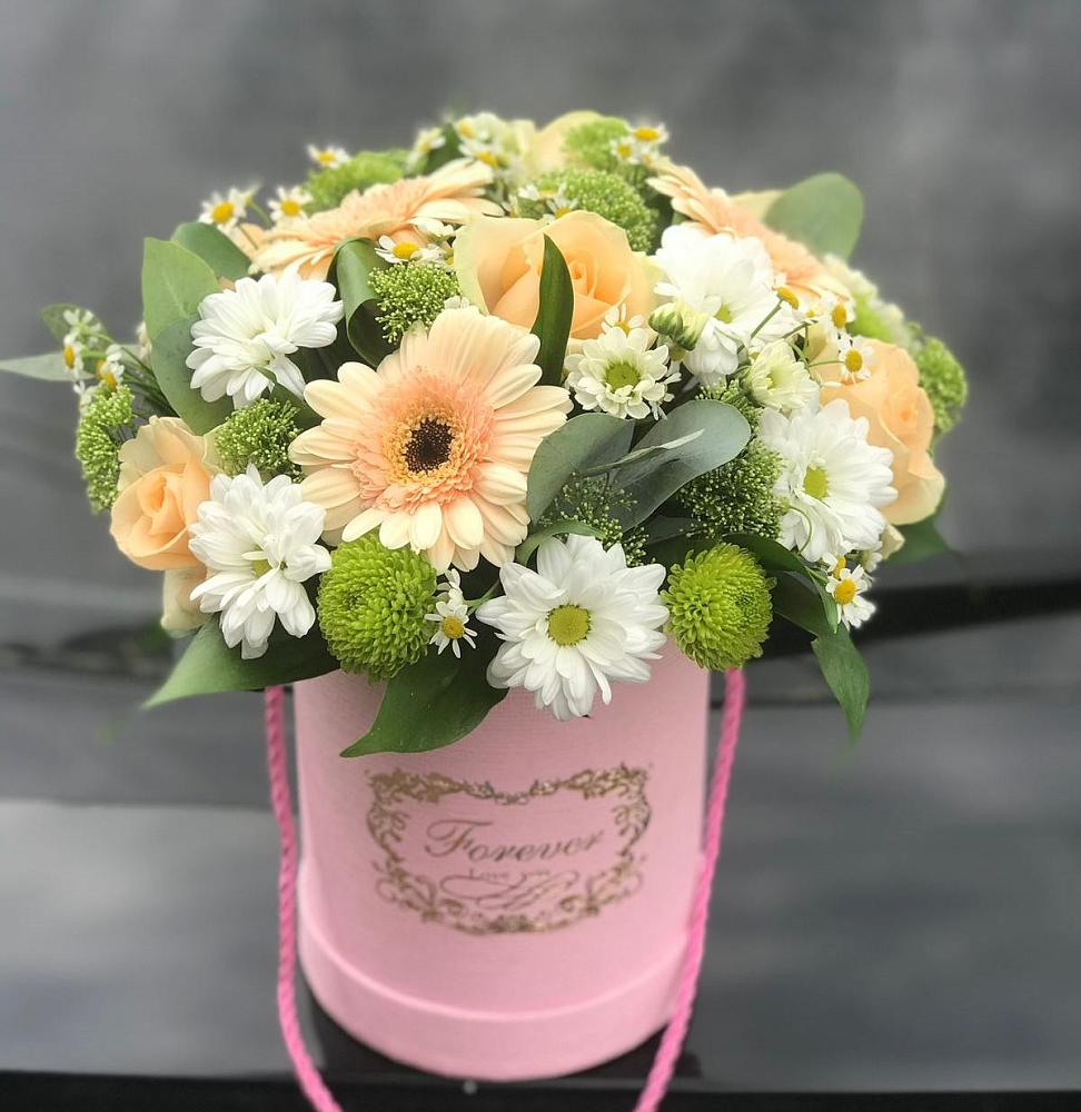 Цветочная композиция из Розы, Герберы и Хризантемы в шляпной коробке в Мглине