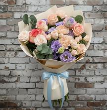 Букет цветов из:  Розы, Лизиантусы и Гвоздики в Мглине